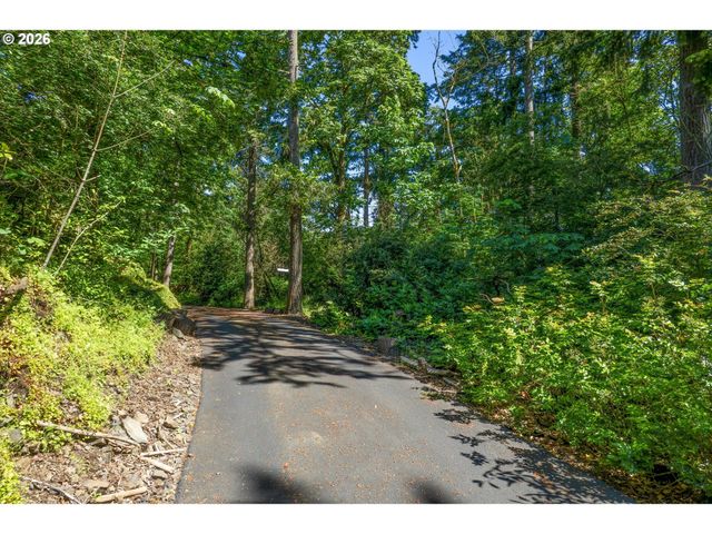 River Cliffs Dr, St Helens, OR 97051