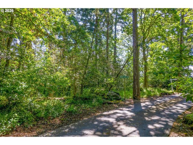 River Cliffs Dr, St Helens, OR 97051
