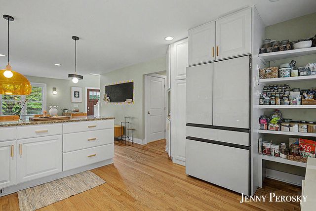 1044 Breton Road Se, East Grand Rapids, MI 49506