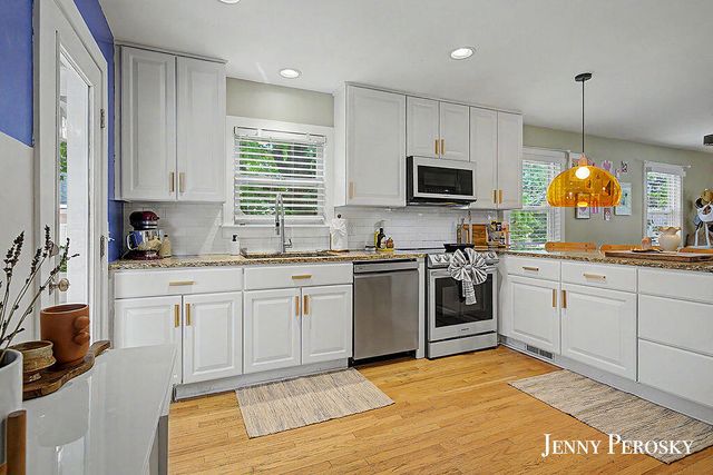 1044 Breton Road Se, East Grand Rapids, MI 49506