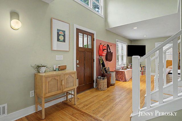 1044 Breton Road Se, East Grand Rapids, MI 49506