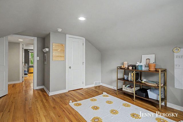 1044 Breton Road Se, East Grand Rapids, MI 49506