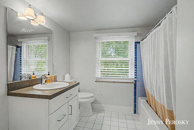 1044 Breton Road Se, East Grand Rapids, MI 49506