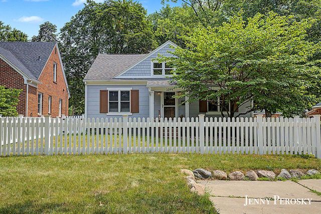 1044 Breton Road Se, East Grand Rapids, MI 49506