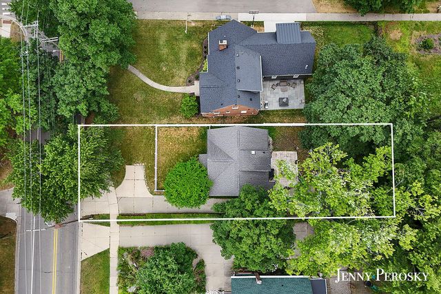 1044 Breton Road Se, East Grand Rapids, MI 49506