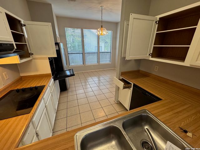 9839 Logans Ridge, Converse, TX 78109