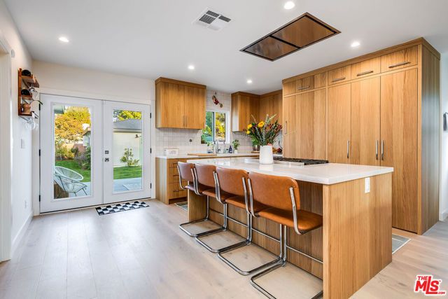 1008 N Catalina Street, Burbank, CA 91505