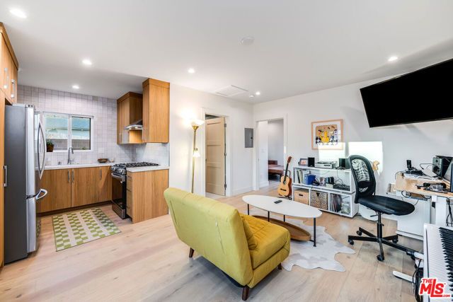 1008 N Catalina Street, Burbank, CA 91505