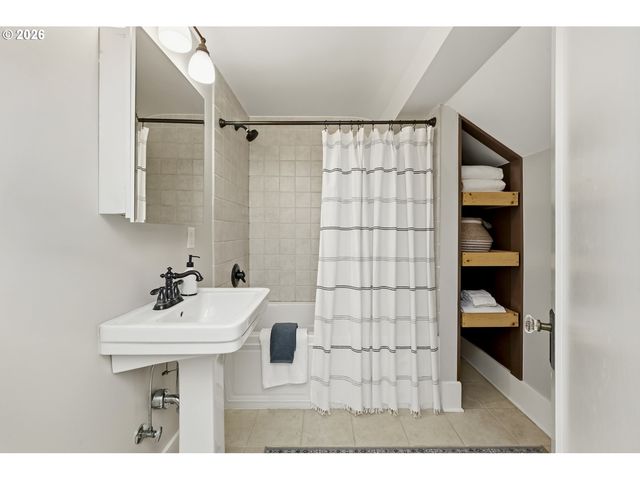 3343 Ne 11TH Ave, Portland, OR 97212