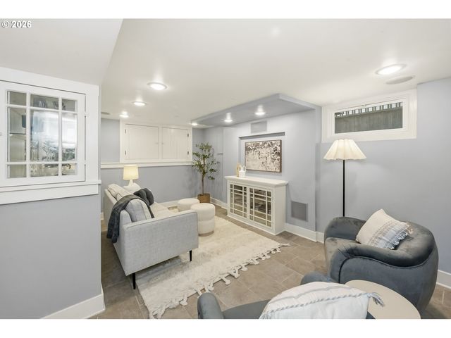 3343 Ne 11TH Ave, Portland, OR 97212