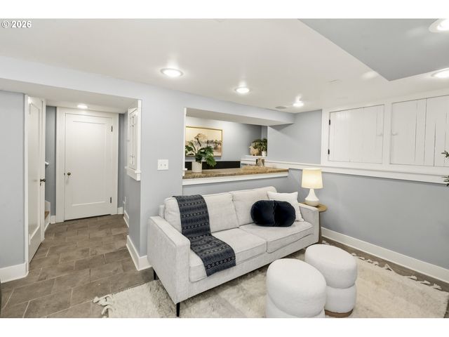 3343 Ne 11TH Ave, Portland, OR 97212