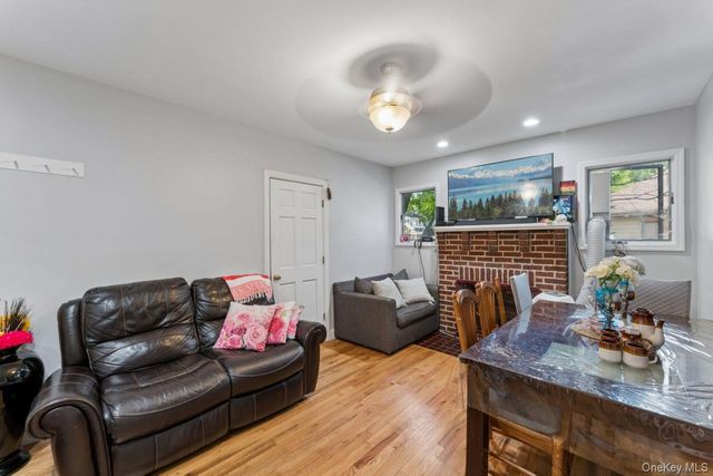 6 Forest Avenue, Valley Stream, NY 11581