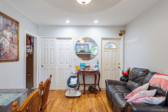 6 Forest Avenue, Valley Stream, NY 11581