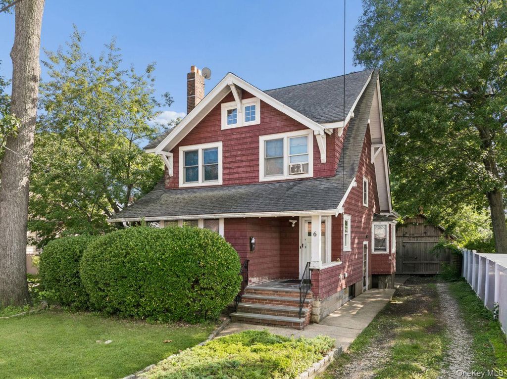 6 Forest Avenue, Valley Stream, NY 11581