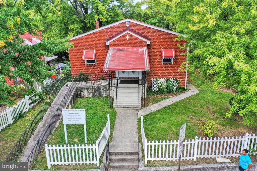 920 WHITMORE AVE, Baltimore, MD 21216