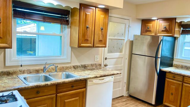 207 Village Road, Hinsdale, IL 60521