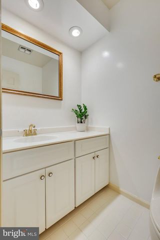 1427 LAUREL RD, Vienna, VA 22182