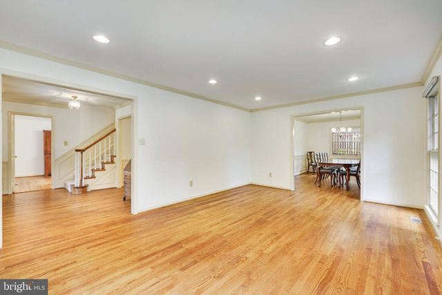 1427 LAUREL RD, Vienna, VA 22182