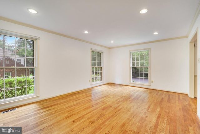 1427 LAUREL RD, Vienna, VA 22182