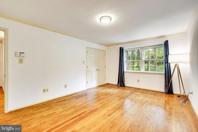 1427 LAUREL RD, Vienna, VA 22182