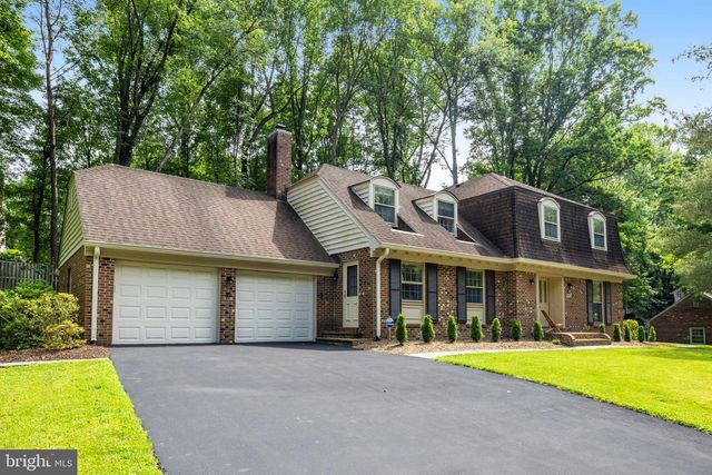 1427 LAUREL RD, Vienna, VA 22182