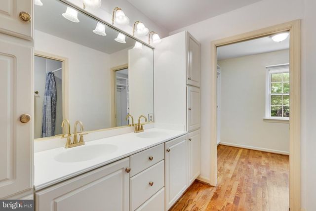 1427 LAUREL RD, Vienna, VA 22182