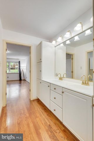 1427 LAUREL RD, Vienna, VA 22182