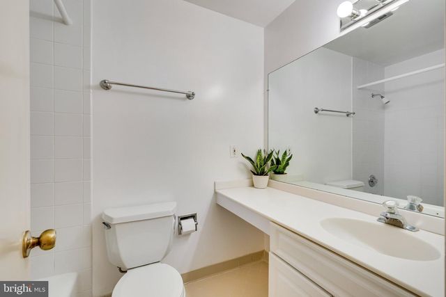 1427 LAUREL RD, Vienna, VA 22182