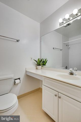 1427 LAUREL RD, Vienna, VA 22182