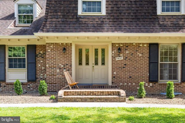 1427 LAUREL RD, Vienna, VA 22182