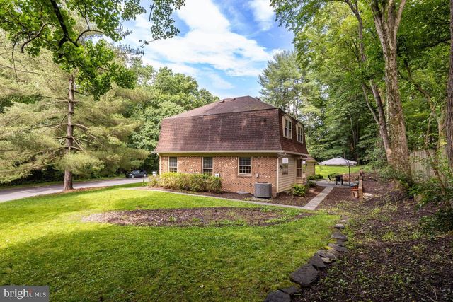1427 LAUREL RD, Vienna, VA 22182