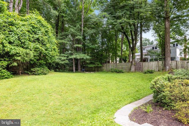 1427 LAUREL RD, Vienna, VA 22182