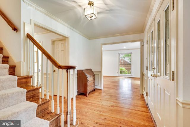 1427 LAUREL RD, Vienna, VA 22182