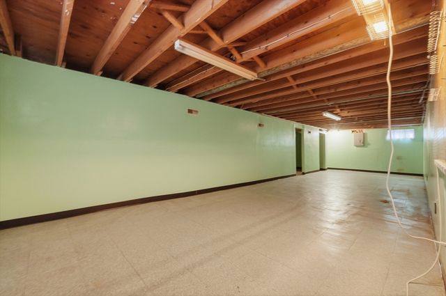 1966 Highland Ave, Fall River, MA 02720