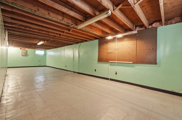 1966 Highland Ave, Fall River, MA 02720