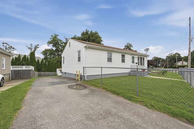 1966 Highland Ave, Fall River, MA 02720