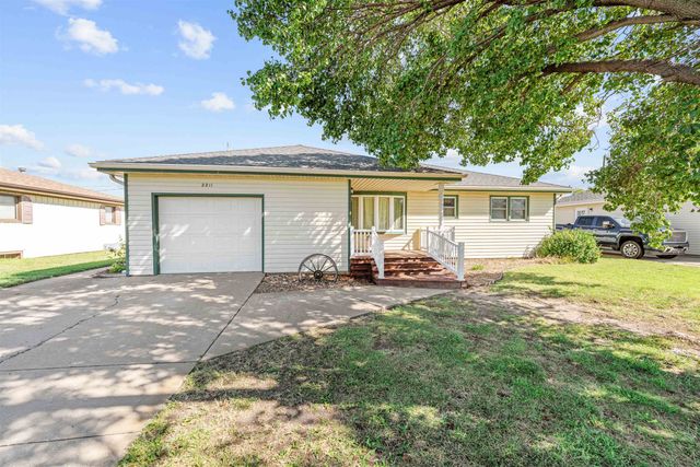 2211 S Ohio St, Salina, KS 67401