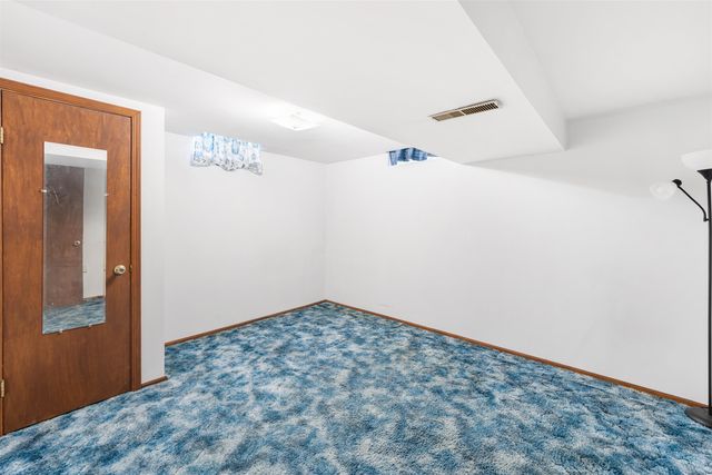 2211 S Ohio St, Salina, KS 67401