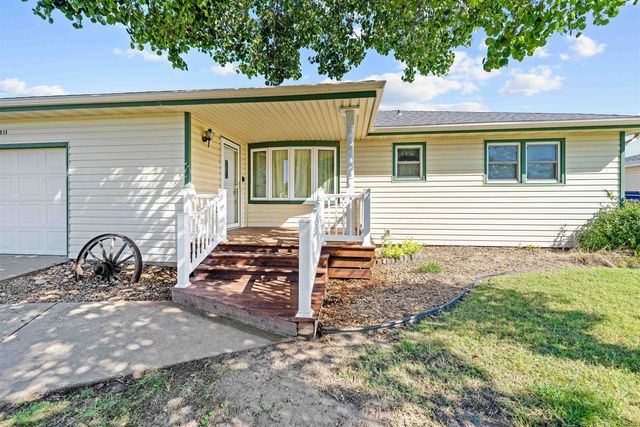 2211 S Ohio St, Salina, KS 67401