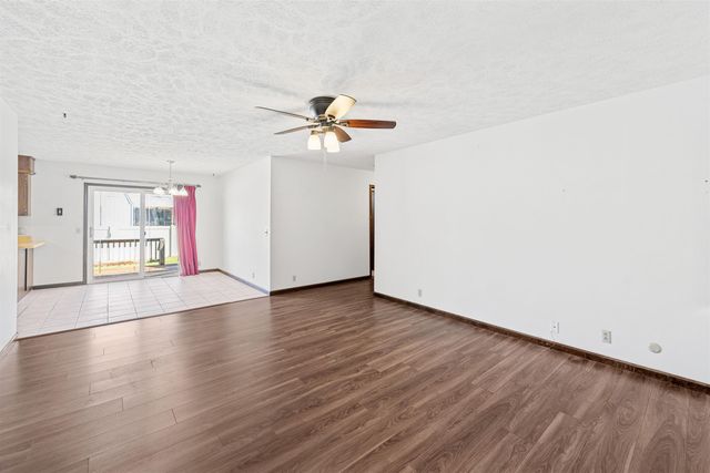 2211 S Ohio St, Salina, KS 67401