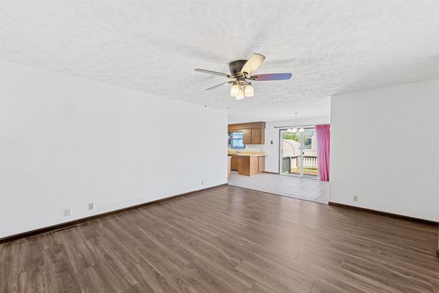 2211 S Ohio St, Salina, KS 67401