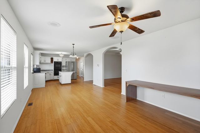 1069 S Red Cedar Avenue, Springfield, MO 65802