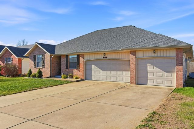 1069 S Red Cedar Avenue, Springfield, MO 65802