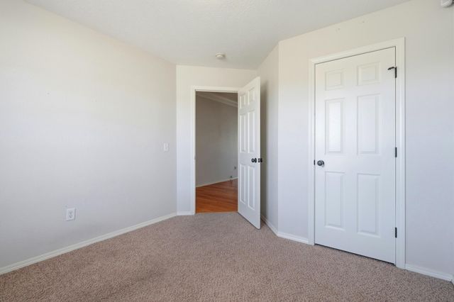 1069 S Red Cedar Avenue, Springfield, MO 65802