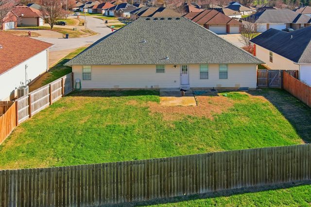 1069 S Red Cedar Avenue, Springfield, MO 65802