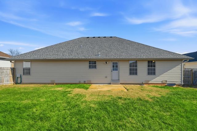 1069 S Red Cedar Avenue, Springfield, MO 65802