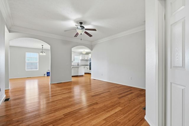 1069 S Red Cedar Avenue, Springfield, MO 65802