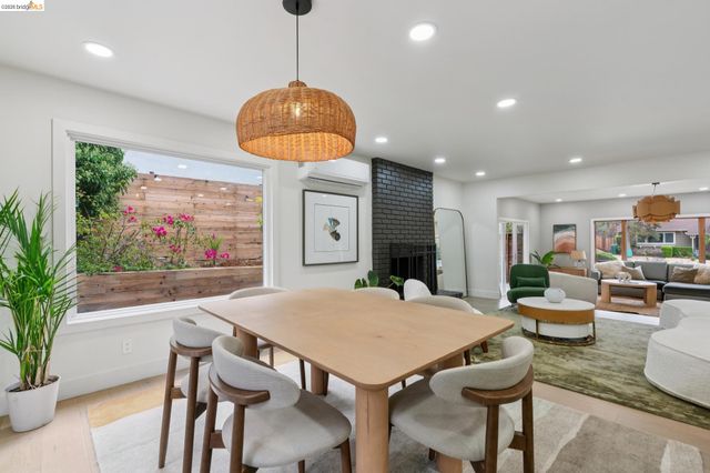 4725 Scotia Ave, Oakland, CA 94605