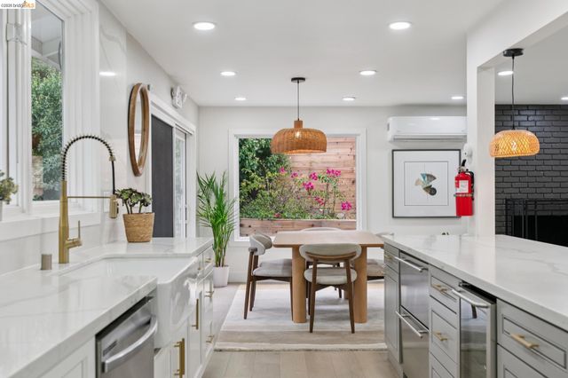 4725 Scotia Ave, Oakland, CA 94605