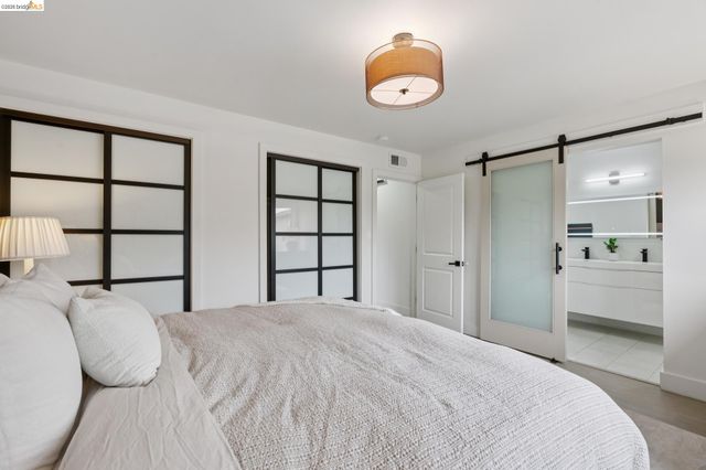 4725 Scotia Ave, Oakland, CA 94605